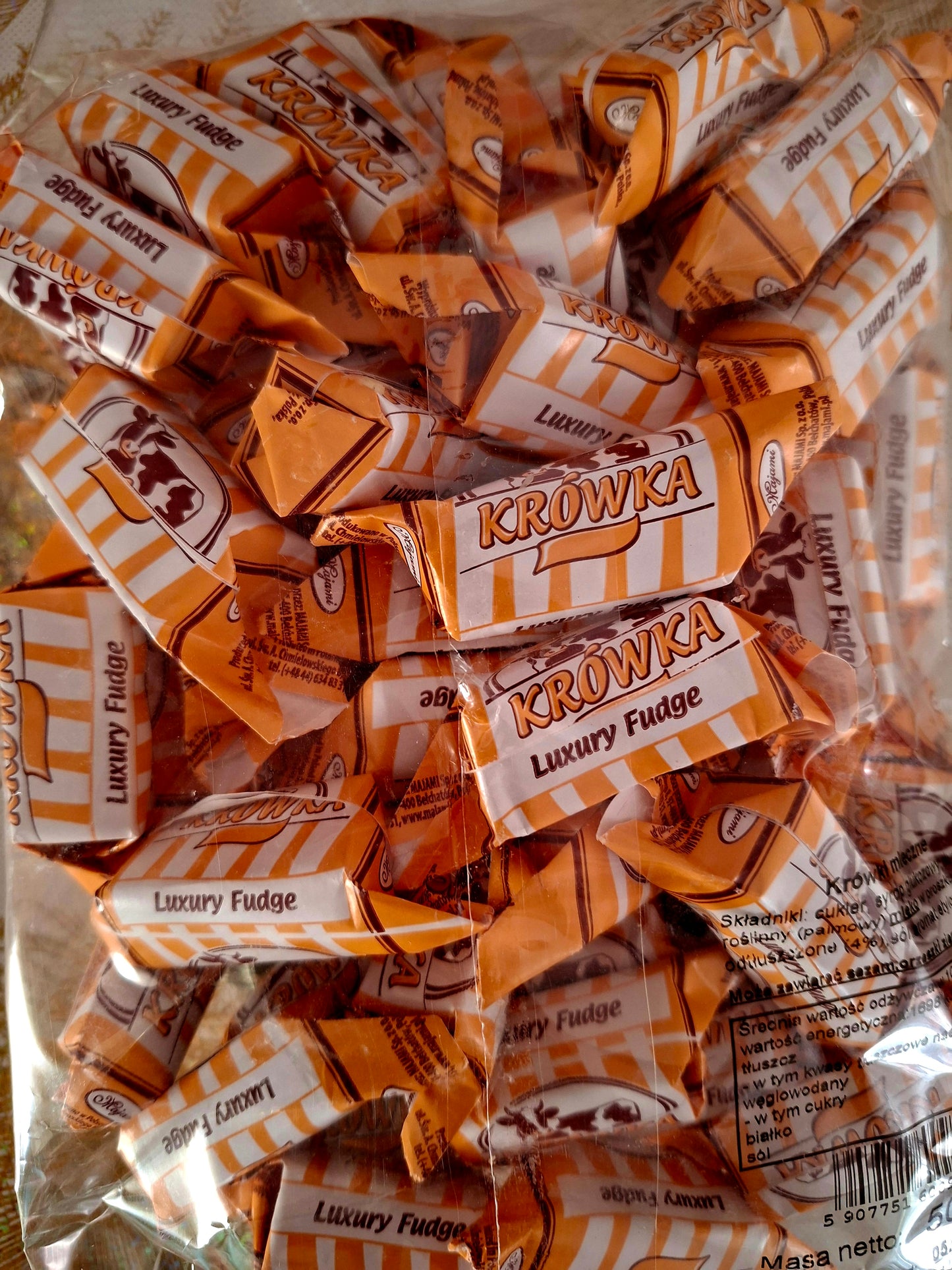 🍬 LECKERE KUHE 🍬
Süß, zart, zergeht auf der Zunge... einfach himmlisch im Mund 🤎 Eine Packung 500 g