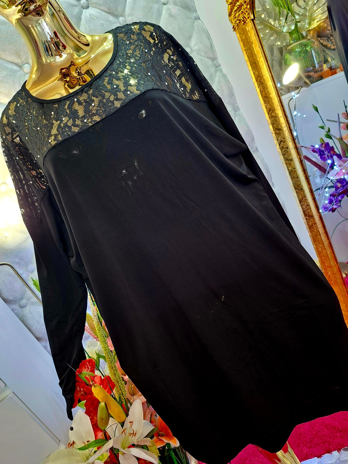 ✨ Elegantes Spitzenkleid mit Tüll und Zirkonen – türkisches Modell ✨