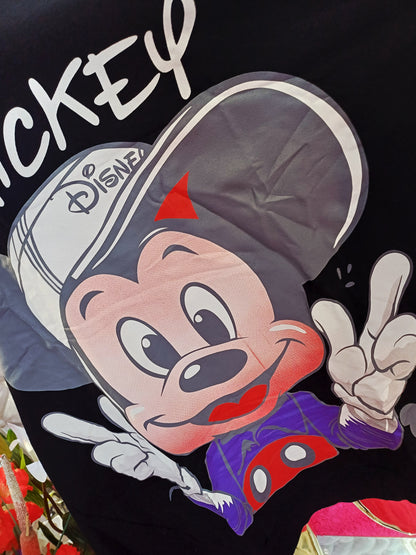 Váš obľúbený Mickey Mouse bavlneny je späť!✅️🙋‍♀️😍Perfektný kúsok pre všetkých fanúšikov Mickeyho, ktorí chcú spojiť štýl a pohodlie.