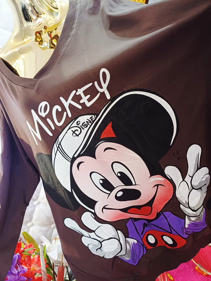 Váš obľúbený Mickey Mouse bavlneny je späť!✅️🙋‍♀️😍Perfektný kúsok pre všetkých fanúšikov Mickeyho, ktorí chcú spojiť štýl a pohodlie.