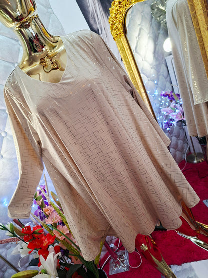 🌟 Ein elegantes Kleidungsstück für jeden Anlass 💞 Der A-Linien-Schnitt fällt wunderschön und kaschiert sowohl Bauch als auch Hüften.