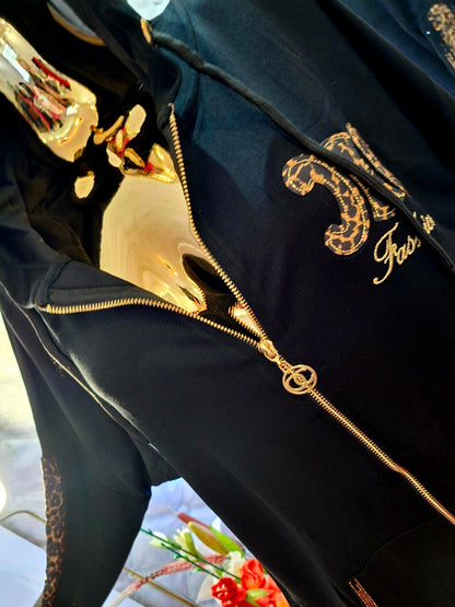 Táto luxusná Fashion mikina s kapucňou je presne ten kúsok, ktorý okamžite upúta pozornosť,😍😍💞