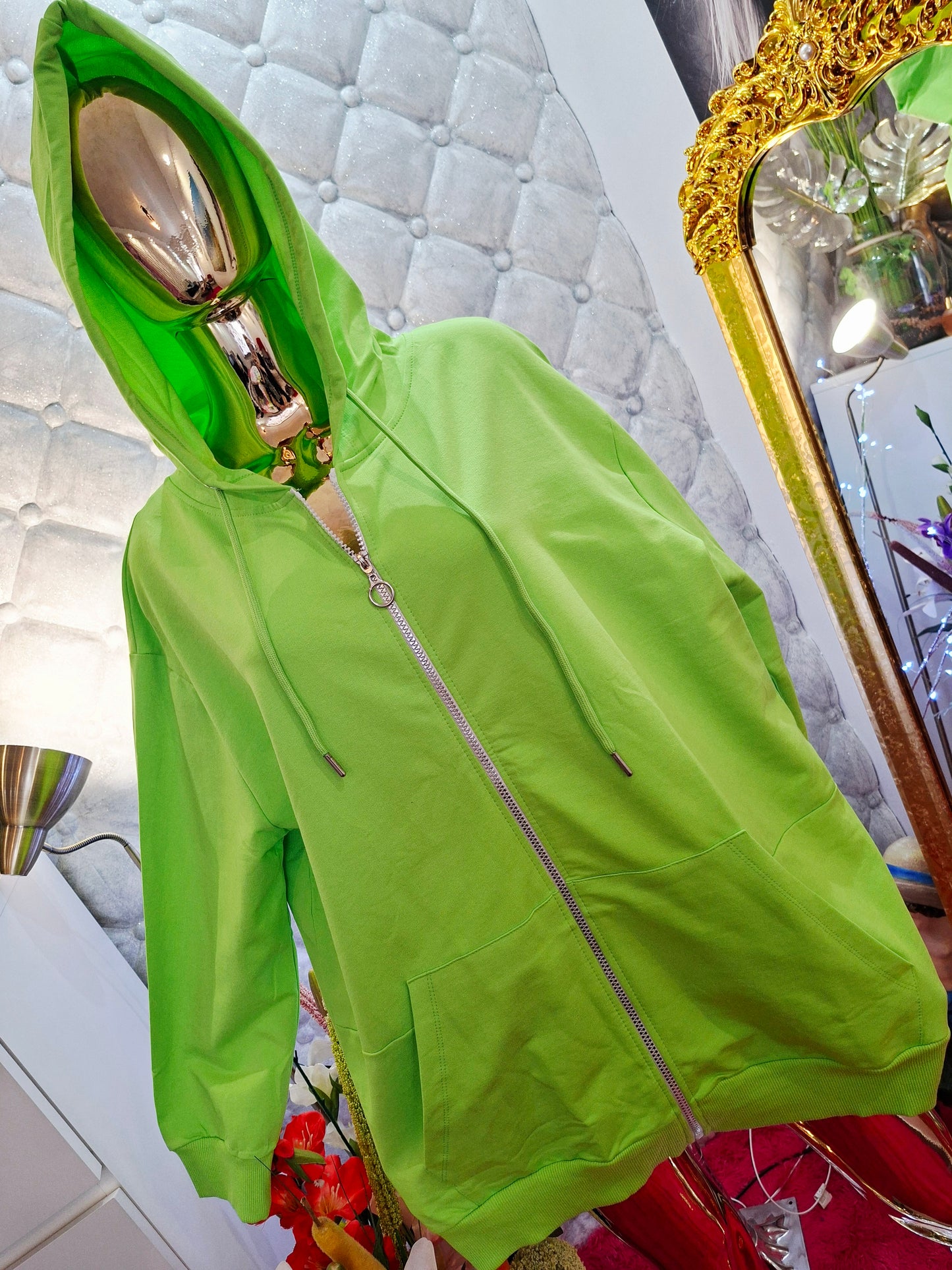 Rozžiarte svoj deň s touto krásnou neónovou bavlnenou mikinkou, ktorá spája pohodlie a štýlový vzhľad! 😍‼️🤗‼️‼️