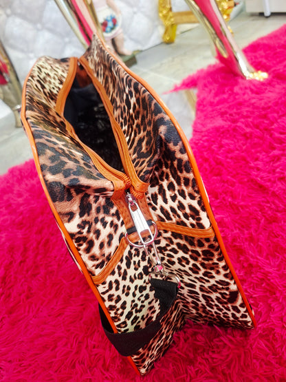 🐆✨ VEĽKÁ CESTOVNÁ TAŠKA SO ZVIERACÍM VZOROM – ŠTÝLOVÁ, PRIESTRANNÁ A PRIPRAVENÁ NA KAŽDÚ CESTU! ✨👜