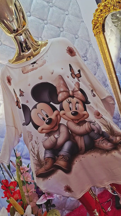 ✨ Tauchen Sie ein in eine Welt voller Komfort und Stil mit dieser langen, zeitlosen Tunika! Gefertigt aus Baumwolle, die sich auf der Haut wie eine zweite Haut anfühlt – weich, glatt und einfach fabelhaft. 🌸