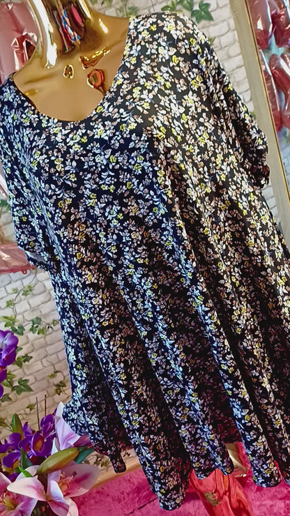 Nechajte sa rozmaznávať jemnými strihmi, kvalitnými materiálmi a vzormi, ktoré vyzdvihnú vašu jedinečnosť. 💞💞💞👌Nadrozmerná elastická tunika do Áčka 👉🌻🥀