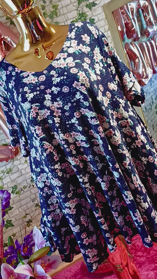 Nechajte sa rozmaznávať jemnými strihmi, kvalitnými materiálmi a vzormi, ktoré vyzdvihnú vašu jedinečnosť. 💞💞💞👌Nadrozmerná elastická tunika do Áčka 👉🌻🥀
