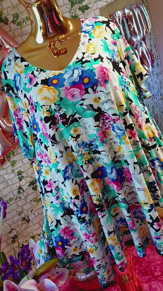 Nechajte sa rozmaznávať jemnými strihmi, kvalitnými materiálmi a vzormi, ktoré vyzdvihnú vašu jedinečnosť. 💞💞💞👌Nadrozmerná elastická tunika do Áčka 👉🌻🥀