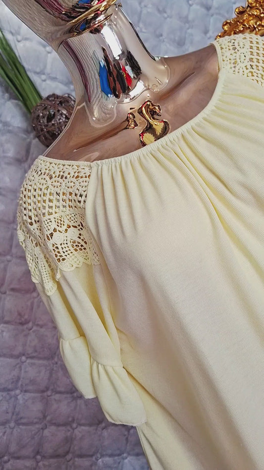 🌼💛 ROMANTICKÁ TUNIKA S ČIPKOU 💛🌼
Dámy, ak milujete nežnú eleganciu a pohodlie, táto nádherná tunika si vás získa na prvý pohľad. 💖