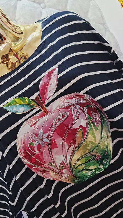 Objavte nadčasovú eleganciu s touto ,‼️‼️nadrozmernou‼️‼️‼️ pásikavou tunikou! 🌟