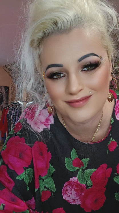 ✨ Skutočne krásny MAXI 👉😍nadrozmerný svetrík ✨Je príjemný na dotyk, ľahučký, no zároveň zahreje. 💖 Krásne kombinácie farieb