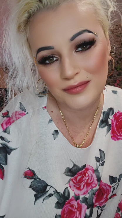 ✨ Skutočne krásny MAXI 👉😍nadrozmerný svetrík ✨Je príjemný na dotyk, ľahučký, no zároveň zahreje.

💖 Krásne kombinácie farieb