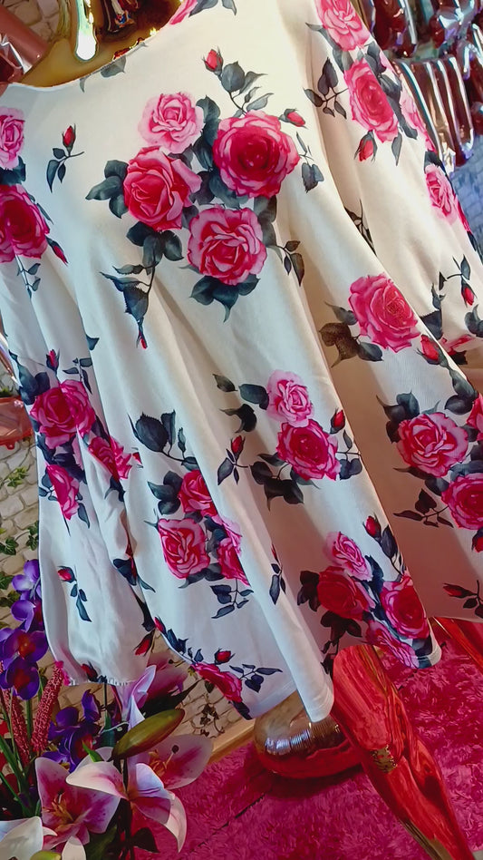 ✨ Skutočne krásny MAXI 👉😍nadrozmerný svetrík ✨Je príjemný na dotyk, ľahučký, no zároveň zahreje.

💖 Krásne kombinácie farieb