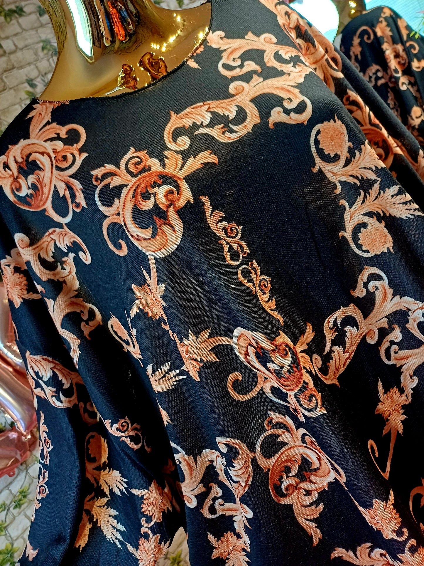 ✨ Skutočne krásny MAXI 👉😍nadrozmerný svetrík ✨Je príjemný na dotyk, ľahučký, no zároveň zahreje. 💖 Krásne kombinácie farieb